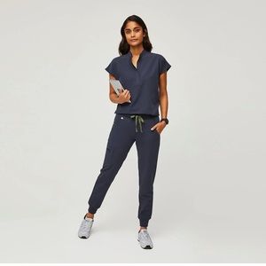 Figs Quiet Navy Rafaela Scrub Top XS & Joggers XS/P